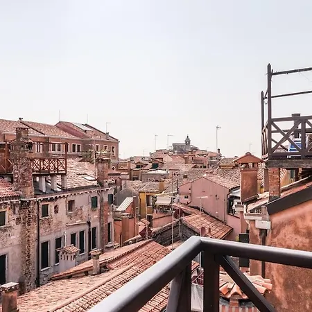 Charming Loft With Roof Terrace Close To S. Marco Apartment