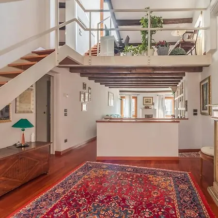 Charming Loft With Roof Terrace Close To S. Marco Apartment